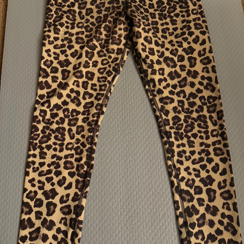 GA Performance leopard Leggings